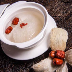 Cách chưng yến cho bé cùng với táo đỏ